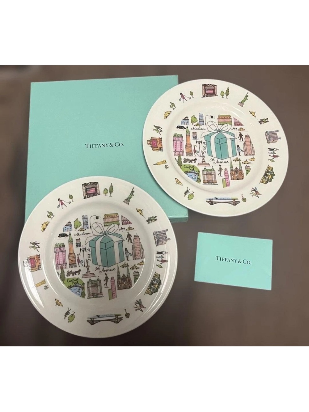Tiffany 5Th Avenue Plates With Box